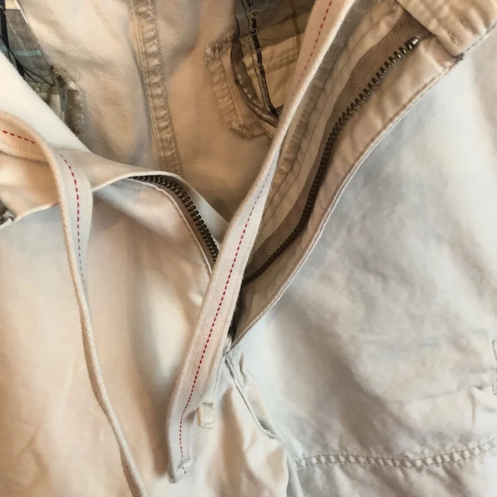 Old Navy Surplus Cargo Shorts in Light Khaki Size 32 Men’s